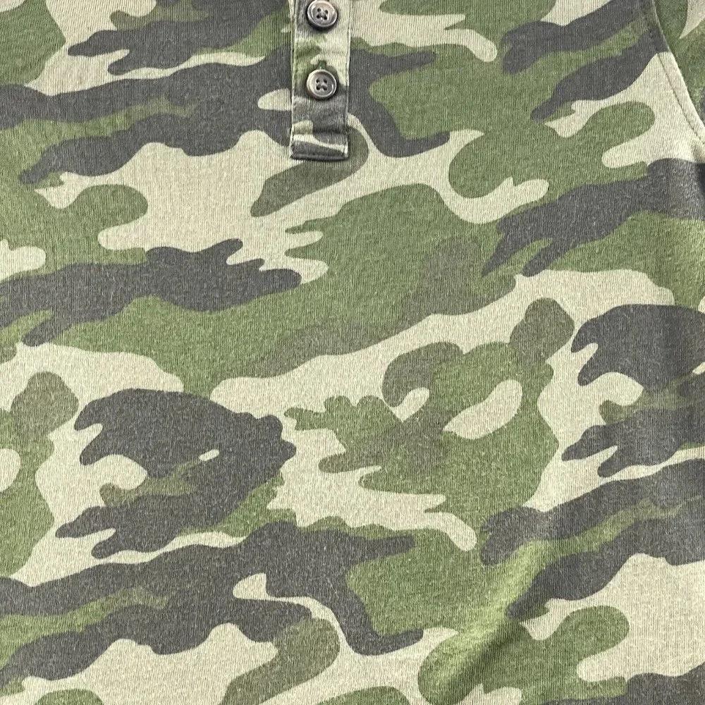 Old Navy T-Shirt Toddler Boys Size 5T Green Camouflage Short Sleeve Top‎ Size 5T